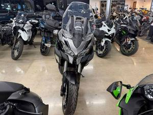Kawasaki Versys 1000 SE LT+ Adventure Motorcycle, performances de pointe 2023 - Product Image 2