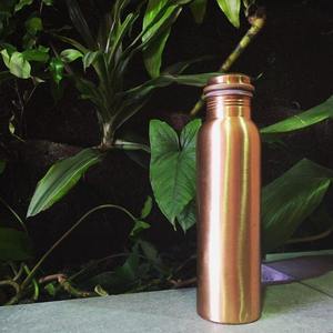 Botella de Agua de Cobre Martillado, Texturizada, a Prueba de Fugas, Reutilizable, Ayurvédica, para el Hogar, la Oficina, Viajes y Uso Diario - Product Image 6