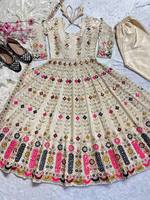 Ensemble de tenue Anarkali populaire pour les mariées, idéal pour les fêtes de Diwali, coupe ajustée, design traditionnel, taille XL, robe en soie Chinon avec pantalon et dupatta
