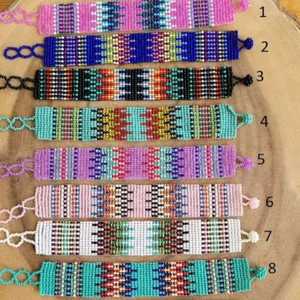 กำไลข้อมือลูกปัดทำมือ ลายหิน สีดำ/เหลือง/เงิน หลายสี งานฝีมือ NOUSHAD รุ่น NH-762 รับรองโดย IGI - Product Image 3