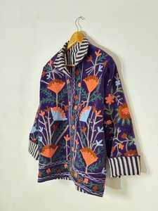 Chaqueta de terciopelo Suzani azul hecha a mano con bordado floral de estilo elegante para unisex, abrigo bohemio hippie, mayorista indio de chaquetas - Product Image 6