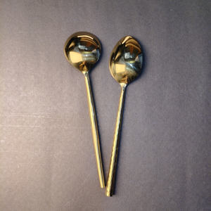 Cucharas de Degustación de Dos Piezas con Mango Largo en Oro Pulido, Dos Cucharas con Forma de Huevo y Mangos Delgados en Tono Dorado. Para Accesorios del Hogar - Product Image 2