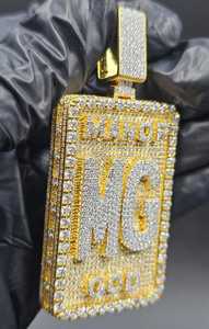 จี้เพชรโมอิสซาไนต์แบบกำหนดเองสองสี พร้อมอักษรย่อชื่อ จี้ฮิปฮอปเงินแท้ 925 ชุบทอง จี้แบบกำหนดเองสำหรับแร็ปเปอร์ จี้บลิงๆสำหรับผู้ชาย - Product Image 4