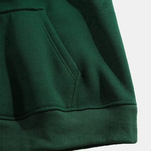 เสื้อฮู้ดผู้ชายสีเขียวล้วน ทรงปกติ ผ้าฝ้ายฟลีซ สวมใส่สบาย มีกระเป๋า เหมาะสำหรับฤดูหนาว - Product Image 5
