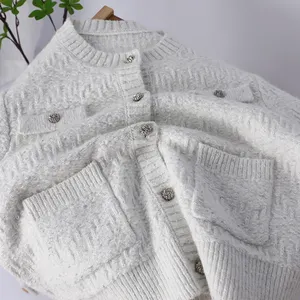 OEM ODM Custom Women's Long Sleeve Winter Pullover New Fashion Knitted Tunic Striped Print Bow Collar Lace Flower Beading