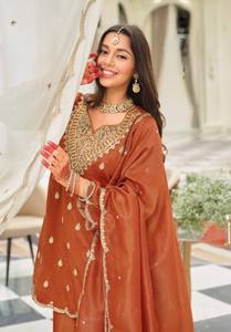 Ensemble élégant de salwar kameez brodé pour femmes, pantalon palazzo à jambes larges, tenue Kurti avec dupatta pour les fêtes et les mariages - Product Image 4