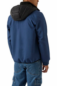 Parkas Softshell Personnalisées en Gros à Capuche, Respirantes, Coupe-Vent et Imperméables en Polyester/Spandex pour l'Extérieur, Fabriquées au Pakistan - Product Image 4