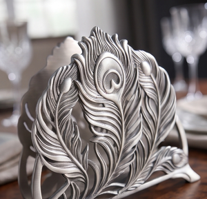 Porte-serviettes en métal lourd à motif plume d'oiseau unique, motif plume de paon, texture moulée, pour cuisine et salle à manger - Product Image 4