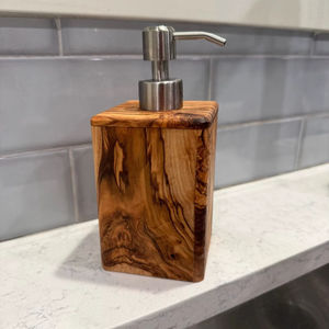 Distributeur de savon en bois pour comptoir, pompe élégante, accessoire idéal pour les bureaux, hôtels, restaurants et salles de bain, fabriqué en Inde - Product Image 1