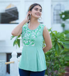 เสื้อแขนกุดทรงปกติสำหรับผู้หญิง สีเขียว ผ้าเรยอน แต่งลายปัก คอทรงกลม ออกแบบมาเพื่อการสวมใส่ลำลองในฤดูร้อนทั่วโลก - Product Image 4