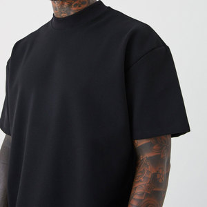 Camiseta cómoda de tela de rizo para hombre, extragrande, súper pesada, premium, negra, lisa por delante, transpirable, con cuello redondo y manga corta - Product Image 3