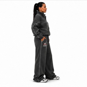 Conjunto Deportivo Premium para Mujer con Tela Suave y Transpirable, Ajuste Cómodo, Ideal para Entrenamiento Deportivo, Viajes y Uso Diario - Product Image 2