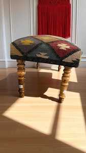 Banco Tejido Estilo Bohemio con Patrón de Hojas y Patas de Madera, Decoración para Entrada Interior, Mueble Decorativo Rectangular Resistente - Product Image 5