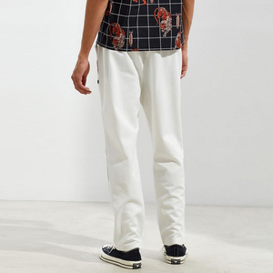 Pantalon de jogging en toile de coton blanc pour homme avec bande latérale et taille élastique – Décontracté pour l'été - Product Image 2