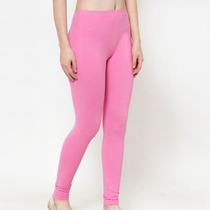 Leggings de yoga de cintura alta para mujer con material suave y transpirable y diseño a prueba de sentadillas para entrenamiento - Product Image 4