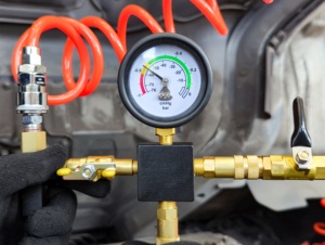 Outil de recharge de liquide de refroidissement en acier inoxydable durable de type vide avec recharge rapide et sans purge d'air pour véhicules lourds - Product Image 2