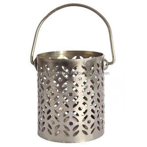 Portavelas votivo de hierro redondo con mango, acabado plateado para iluminar la decoración del hogar y otros candelabros - Product Image 4