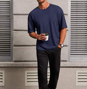 เสื้อยืดผู้ชายสีน้ำเงินล้วน ทรงโอเวอร์ไซส์ ระบายอากาศได้ดี แขนสั้น คุณภาพสูง เหมาะสำหรับเล่นกีฬาในฤดูร้อน ไหล่ตก รับสกรีนโลโก้ - Product Image 2