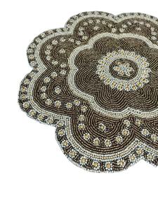 Napperons de perles de rocaille faits à la main avec des motifs de broderie complexes pour la décoration de table napperon napperon de broderie perlée unique - Product Image 6