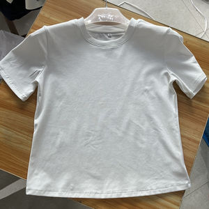 เสื้อยืดผู้หญิง เสื้อยืดคอกลมสำหรับฤดูร้อน ใส่โลโก้ได้ เสื้อยืดผู้หญิงแบบเรียบๆ สั่งทำได้ - Product Image 2