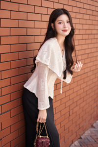 Blusa de Encaje Color Marfil para Mujer, Cuello en V, Manga Larga, Elegante, con Patrón Geométrico Bordado, Top de Primavera/Verano JULIAN - Product Image 3