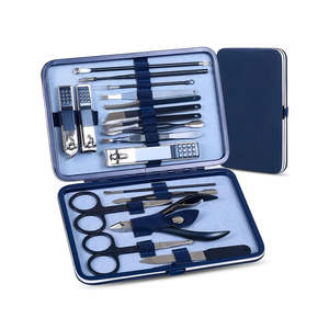Ensemble de manucure et pédicure 5-en-1 personnalisé en acier pour adolescents, hommes et femmes, avec boîte – Coupe-ongles élégant pour soins personnels - Product Image 1