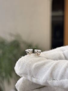 Exceptionnelles boucles d'oreilles solitaires en diamant de laboratoire taille poire 2,45 ct VS EF, or massif 14 carats, bijoux élégants et luxueux pour anniversaire - Product Image 3