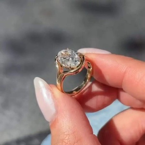 Anillo de Compromiso con Diamante Ovalado de 2.5 CT Cultivado en Laboratorio, Anillo de Promesa Solitario de Oro Sólido de 14K, Certificado por IGI - Product Image 3