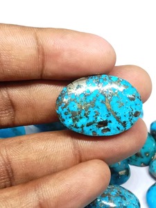 Cabochons en turquoise iranienne naturelle, formes et tailles variées, sculptés à la main, pierres précieuses en vrac pour la fabrication de bijoux - Product Image 1