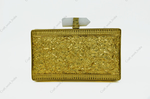 Pochette de soirée artisanale en laiton avec mosaïque de nacre indienne, motif géométrique, finition artistique de luxe - Product Image 4