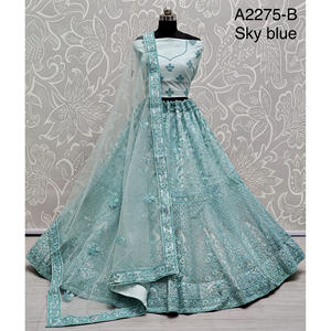 Collections de velours de vêtements de mariée indiens pour la mariée avec le travail de Zarkhan par Fabzone - Product Image 4