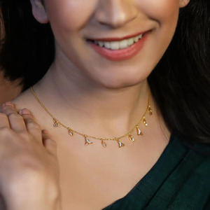 Collier en diamant avec pendentif feuille et éventail, motifs naturels alternés et élégante chaîne en or - Product Image 2
