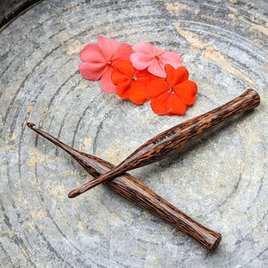 Crochet en bois de bambou lisse, durable, solide et flexible pour la couture, le tissage, le tricot et les projets de loisirs créatifs - Product Image 1