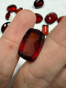 Pierre de grenat Hessonite de designer pour la fabrication de pendentifs, pierre précieuse facettée de grenat Hessonite hautement polie au meilleur prix - Product Image 1