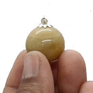 Colgante de Bola de Aventurina Amarilla Cristalizada Grabada, Colgante de Cristal de Moda de Gujarat - Para el Día de la Madre y Negocios - Product Image 4