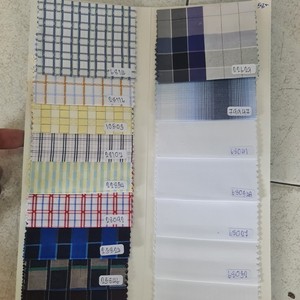 Une magnifique collection de motifs de chemises pour hommes sur tissu tissé en polyester et coton, largeur 44 pouces, prête pour une expédition immédiate. - Product Image 3