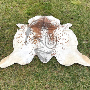 พรมหนังวัวแท้ลายขนสีน้ำตาลขาวแบบบราซิล - Product Image 4