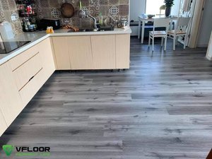 พื้น SPC แบบแข็ง VFLOOR รุ่นโมเดิร์น กันน้ำ ทนต่อรอยขีดข่วน ระบบคลิ๊กล็อค ติดตั้งง่าย ขนาดกลาง รับประกัน 5 ปี - Product Image 2