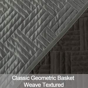 Juego de edredón de satén de seda para todas las estaciones, colcha con patrón geométrico gris con funda de almohada - Product Image 3