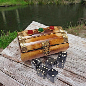 Juego de dados de cuerno natural – Accesorio de juego ecológico - Product Image 3