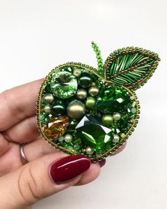 Broche Bordado a Mano Único con Cuentas para Mujer, Accesorios de Moda, Exquisito Broche Bordado a Mano con Cuentas y Diseño Floral - Product Image 4