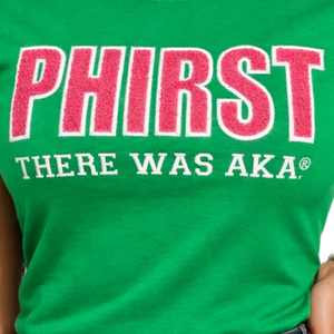 Maglietta Verde PHIRST There Was AKA per Donna, Manica Corta, Girocollo, in Cotone con Grafica, Top Casual alla Moda in Ciniglia Rosa - Product Image 5
