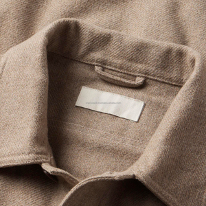 Chaqueta de sarga de algodón y poliéster mezclado para hombre, chaqueta de aspecto Premium de alta calidad, chaquetas Versity personalizadas OEM para hombre de Pakistán - Product Image 4