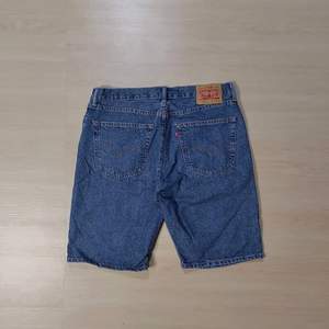Jeans évasés pour hommes en denim ciré, coupe bootcut, imperméables, taille mi-haute, avec strass, personnalisables, OEM ODM, vente en gros, Power Venture Enterprises - Product Image 2