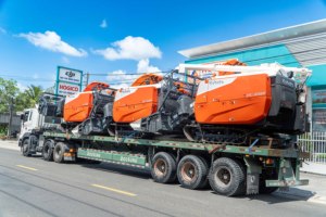 Original Kubota DC108X Combine <b>Harvester</b> Competitive Price Rice Harvesting Machine for Export - Product Image 5