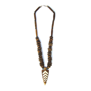 Collar Étnico Hecho a Mano en India con Cuentas de Hueso y Colgante de Flecha, Joyería Unisex para Bodas y Fiestas al Mejor Precio - Product Image 1
