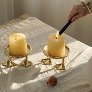 Ensemble de bougeoirs à pattes en laiton - Artisanat de luxe doré en gros - Product Image 5