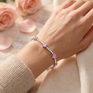 สร้อยข้อมือเทนนิสเพชรโมอิสซาไนต์ทรงหัวใจ สี D ความสะอาด VVS1 น้ำหนัก 0.5 กะรัต ผ่านการทดสอบเพชรแท้ เงินแท้ 925 สำหรับงานแต่งงาน - Product Image 5