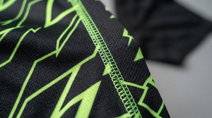 Conjunto de Camiseta de Fútbol para Hombre, Diseño Geométrico Negro y Verde, Manga Corta, Absorbe la Humedad, Ajuste Atlético, Uniforme para Todas las Temporadas - Product Image 5