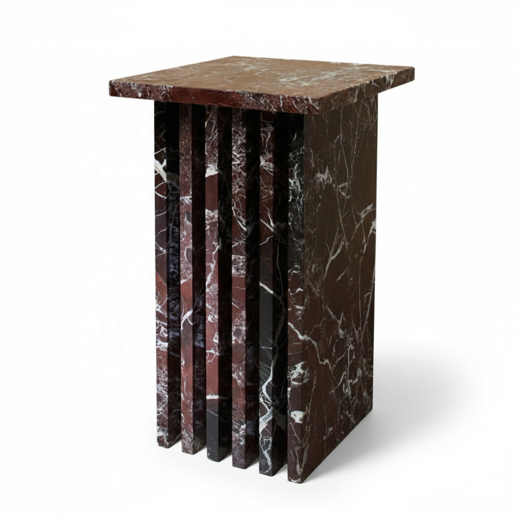 สีแดงเข้ม